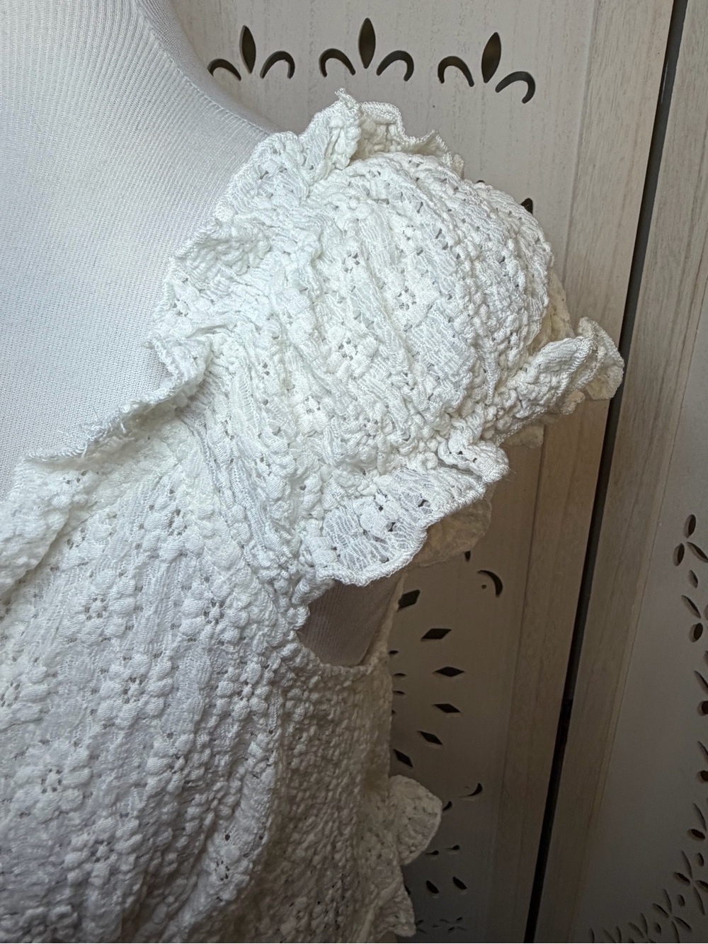 White Ruffled Off Shoulder Boho Crop Top - Picture 7 of 15